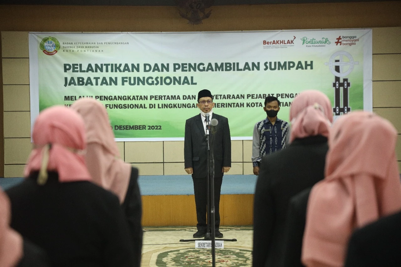 Lantik Pejabat Fungsional, Sekda Minta Aparatur Ciptakan Birokrasi Fleksibel